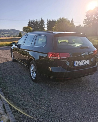 Volkswagen Passat cena 46000 przebieg: 243937, rok produkcji 2016 z Biskupiec małe 154